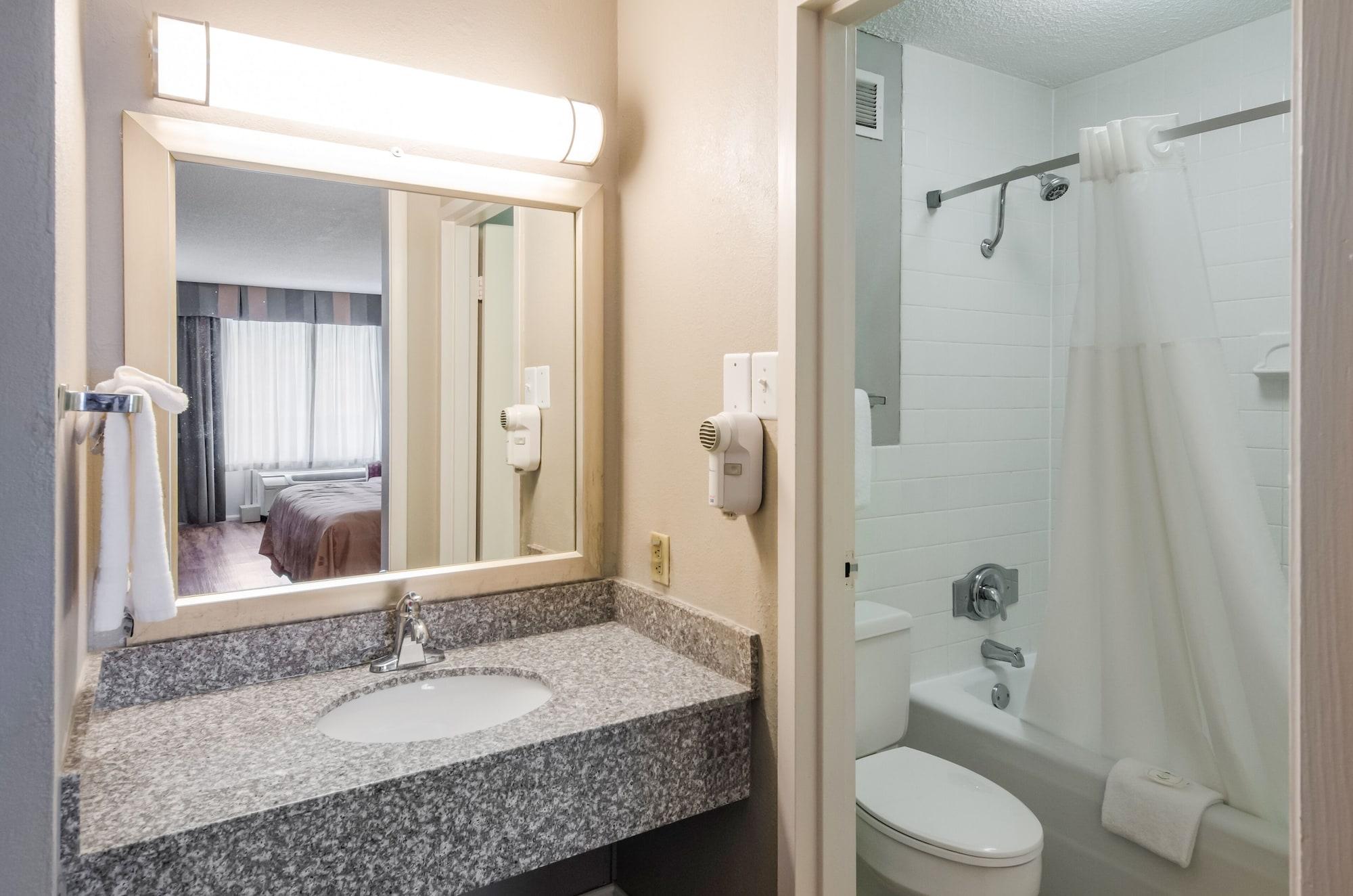 Quality Inn Roanoke Airport Exterior foto