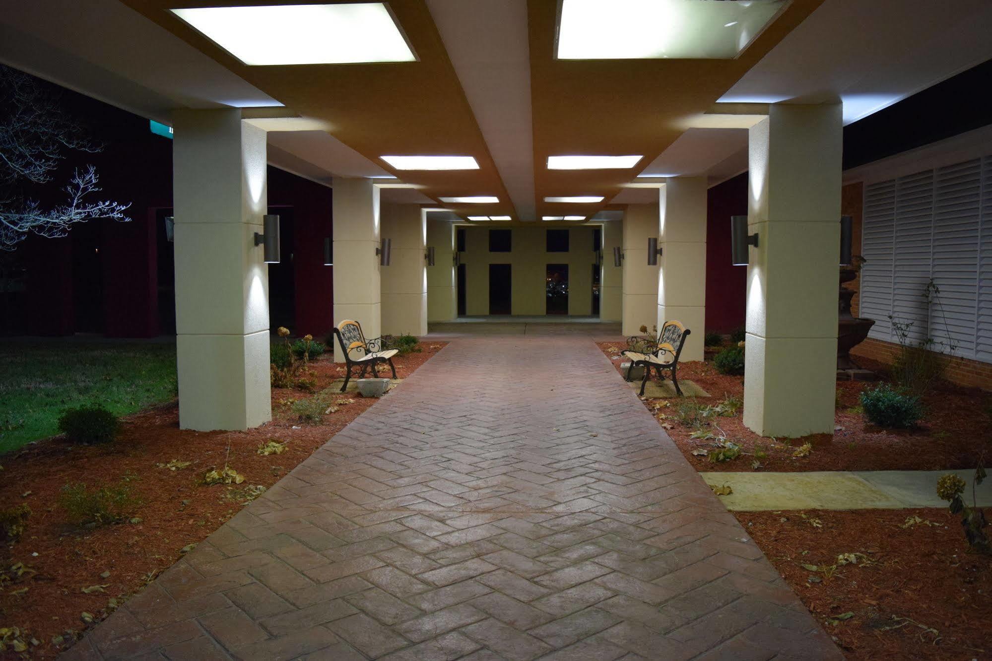 Quality Inn Roanoke Airport Exterior foto