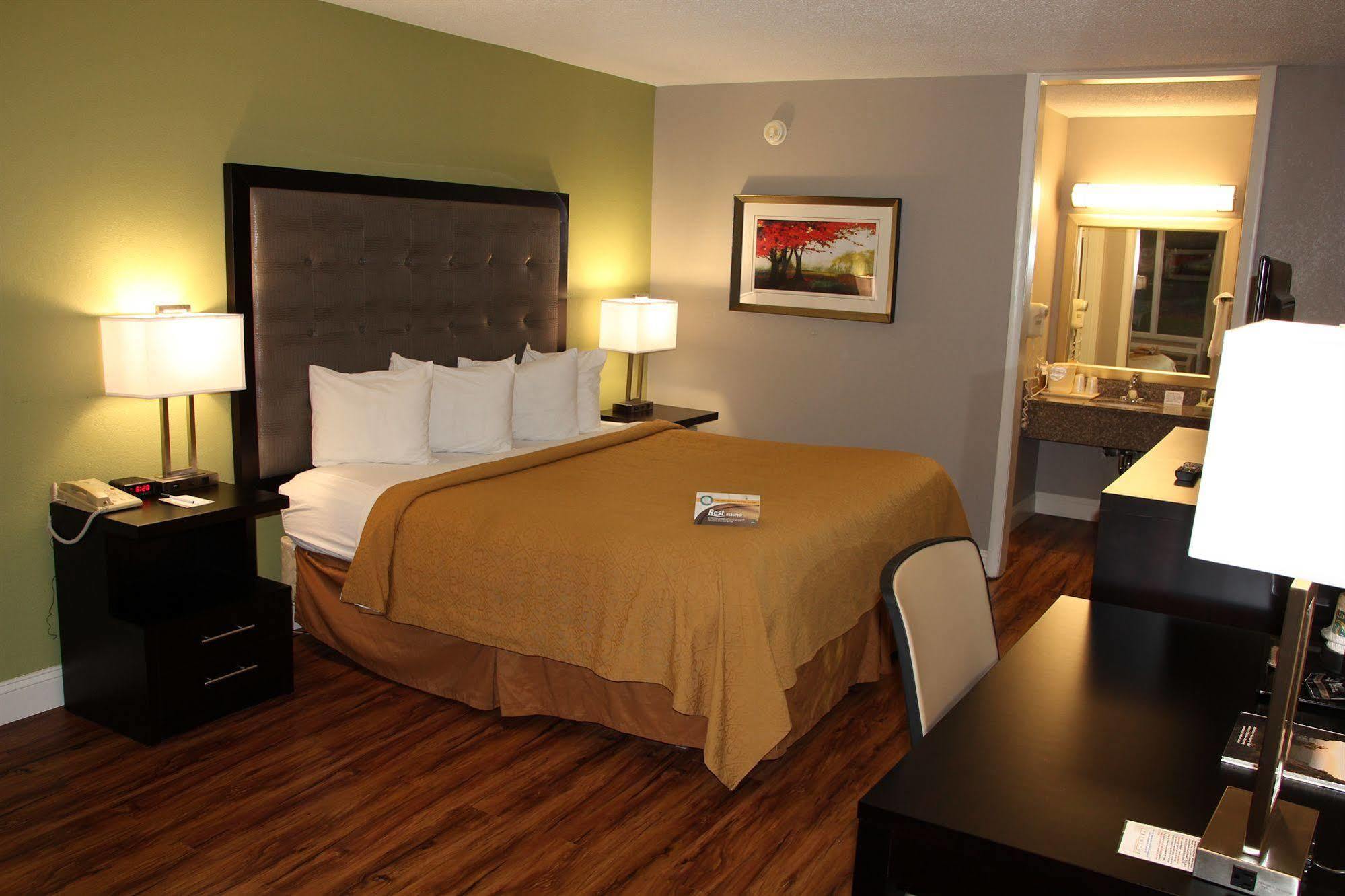 Quality Inn Roanoke Airport Exterior foto