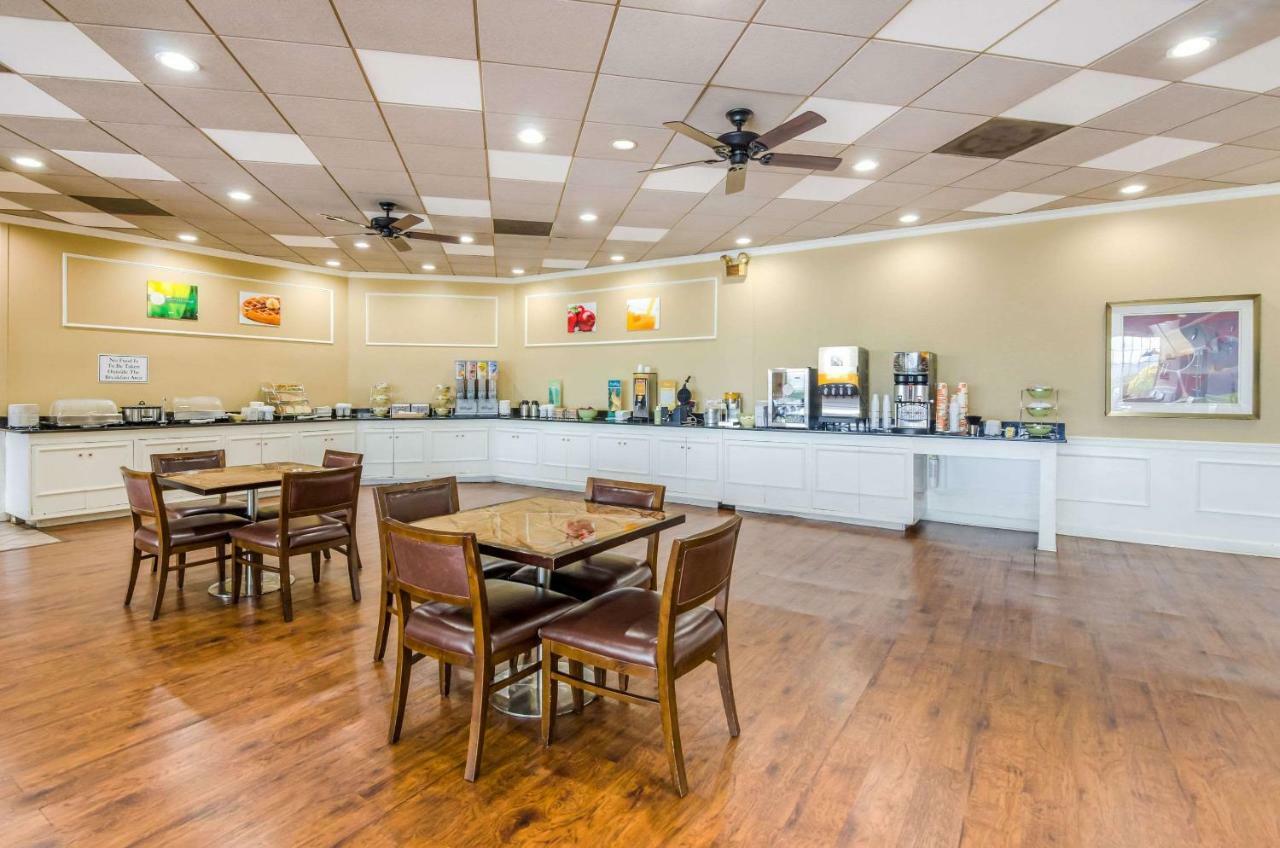 Quality Inn Roanoke Airport Exterior foto